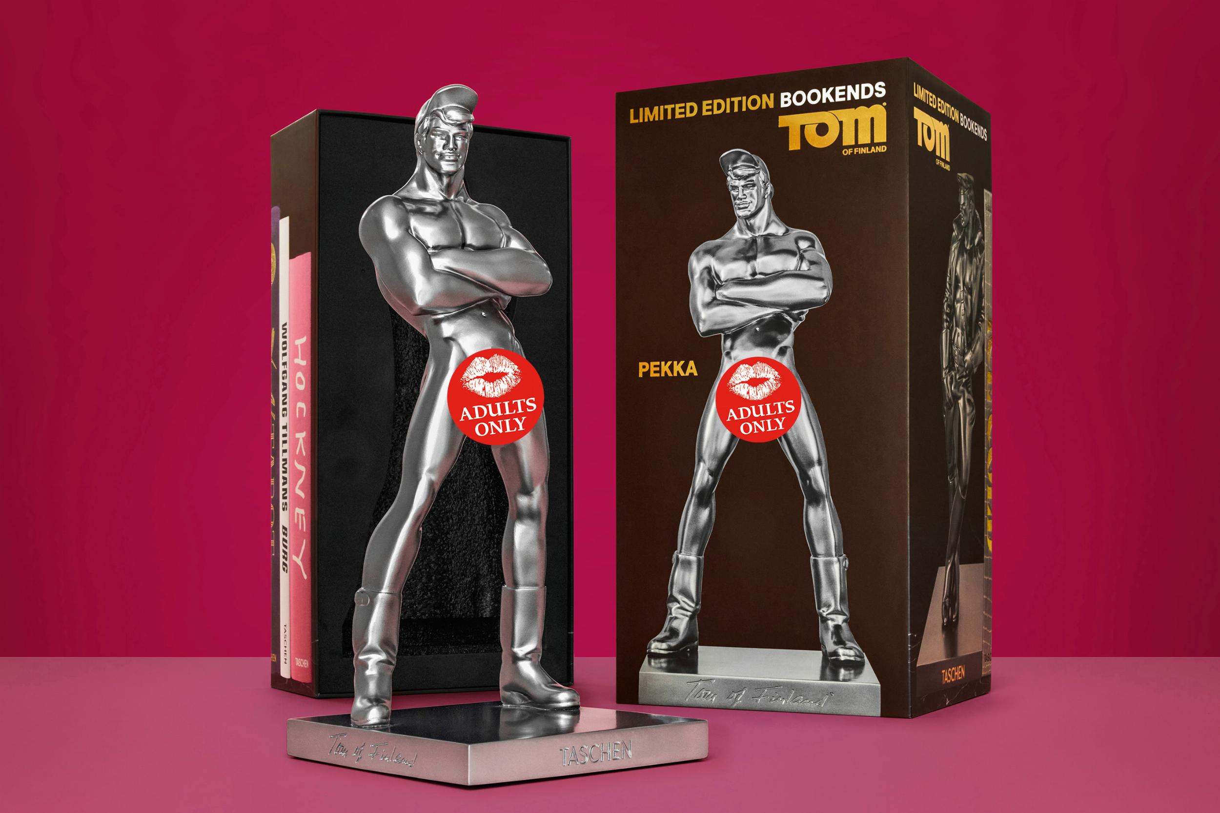 SUJETALIBROS TOM OF FINLAND BOOKEND PEKKA – Plastic Books